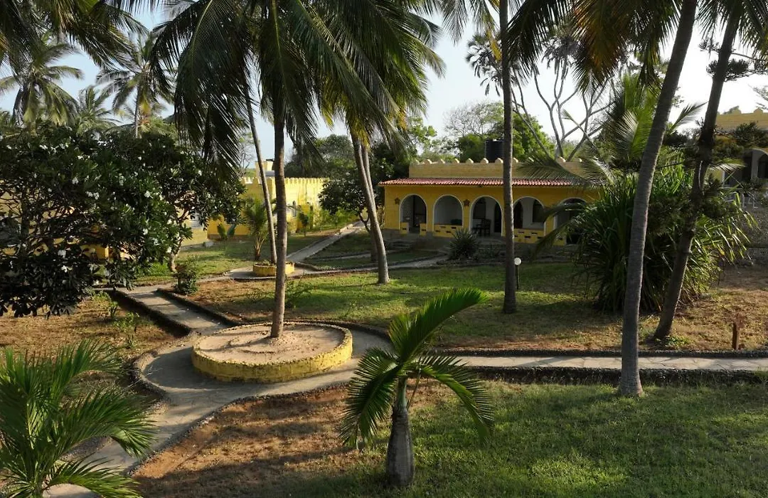 Coconut Beach Boutique - Apasio Lodges-1